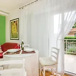 1 Bedroom Amazing In 아파트 리예카