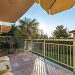 1 Bedroom Amazing In Διαμέρισμα *