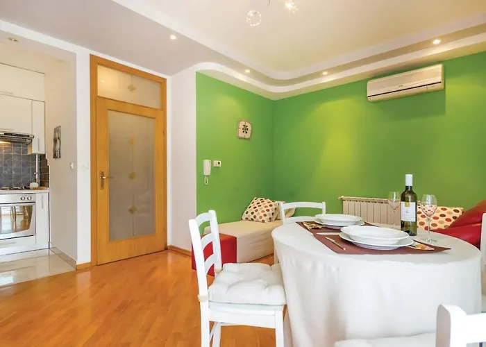 Διαμέρισμα 1 Bedroom Amazing In *