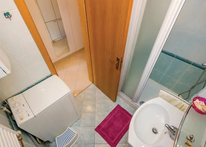1 Bedroom Amazing In Ριέκα